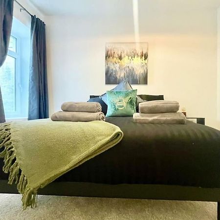 Cozy & Spacious 3-Bedroom Home By Tailored Accommodation سوانسي المظهر الخارجي الصورة